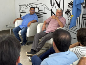 Em reunião com deputado, prefeito discute políticas públicas voltadas à inclusão social
