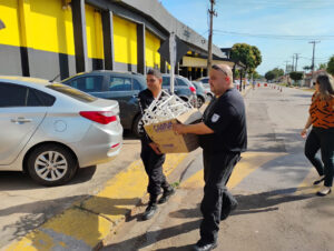 Saúde recebe doação de suportes para descarte de resíduos perfurocortantes