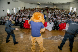 Mobilização escolar marca formatura do PROERD em Corumbá