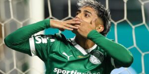 Palmeiras bate o Grêmio e cola em Cruzeiro e Flamengo no Brasileirão