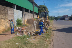 Prefeitura de Corumbá realiza limpeza em ponto crítico de descarte irregular