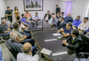 Prefeitura lidera mobilização para manter voos e garantir ligação aérea da cidade