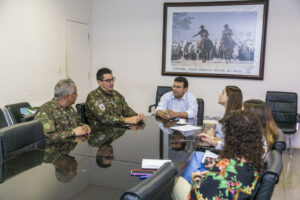 Com Comando da 18ª Brigada, prefeito discute celebração dos 250 anos do Forte Coimbra
