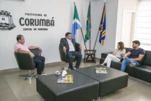 Com deputada federal, prefeito discute ações e projetos estratégicos para Corumbá