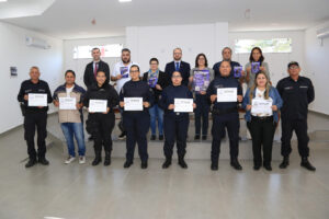 Prefeitura entrega certificação para guardas civis municipais