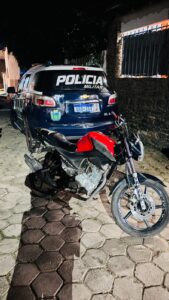 POLÍCIA MILITAR AGE RÁPIDO E PRENDE HOMEM POR VIOLÊNCIA DOMÉSTICA E FURTO DE VEÍCULO EM CORUMBÁ