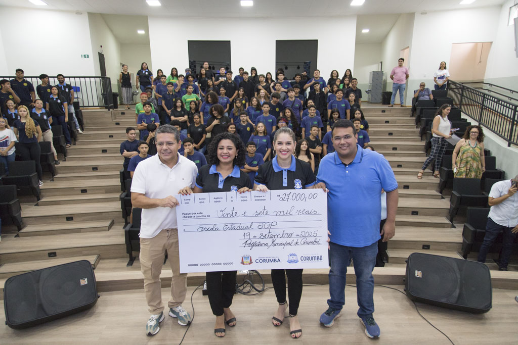 Prefeitura e Câmara destinam recurso de emenda para aquisição de projetores por escola