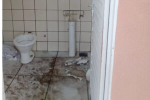 Vandalismo danifica banheiros do Terminal Antônio Maria Coelho, na área central