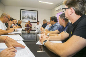 Diálogo entre poderes e Simted em defesa dos trabalhadores da educação