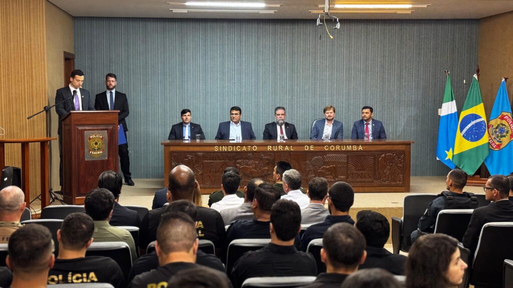 Prefeito participa da posse do novo chefe da Polícia Federal em Corumbá