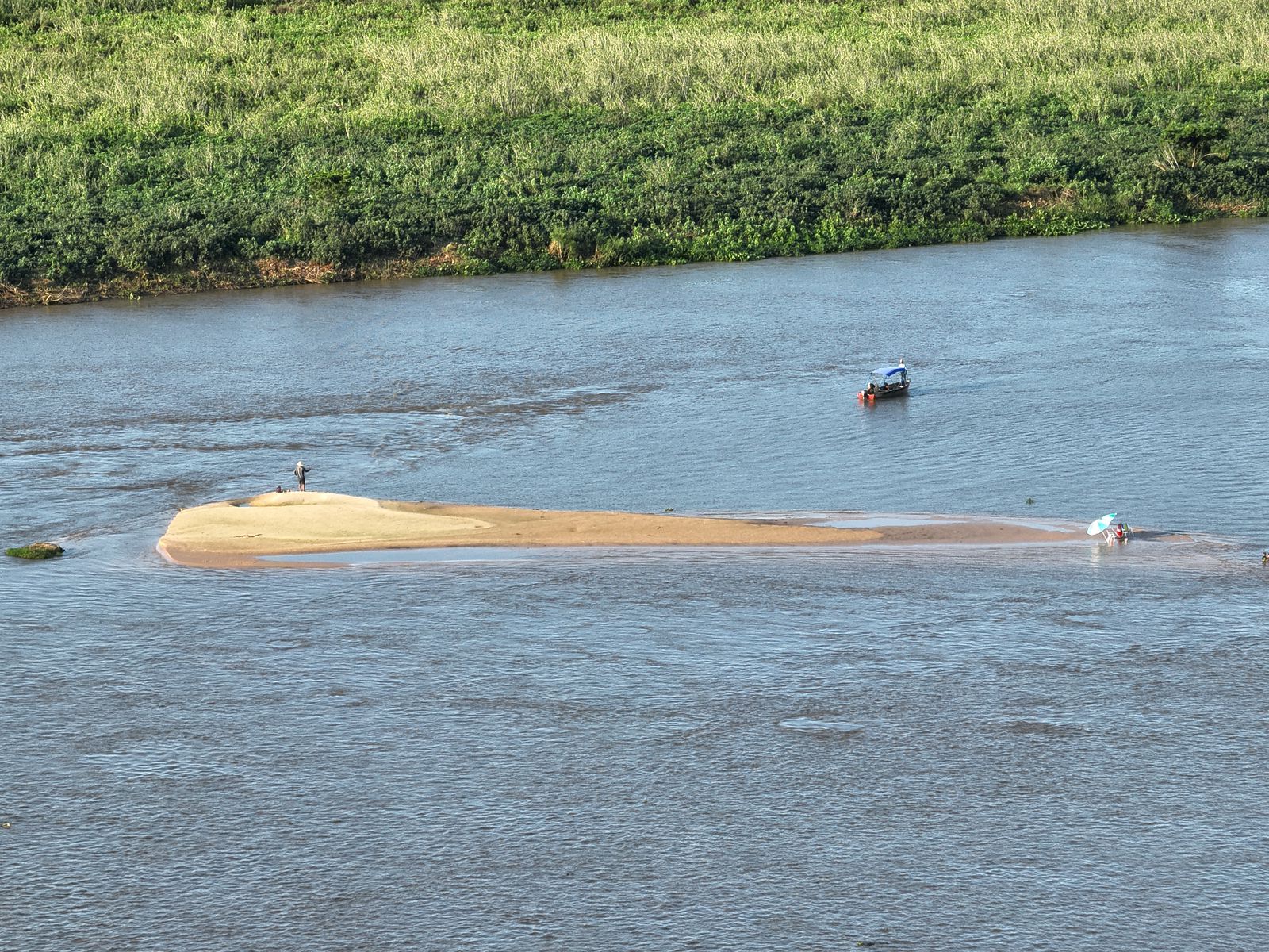 Alerta de Risco Silencioso: Como a Falsa Segurança das "Prainhas" Aumentam a Necessidade de Prevenção de Afogamentos no Rio Paraguai