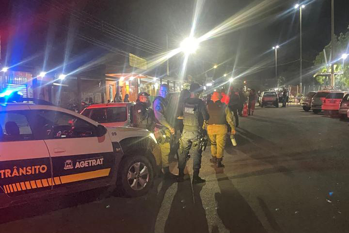 AGETRAT realiza blitz noturna em ação integrada de formação de agentes de trânsito