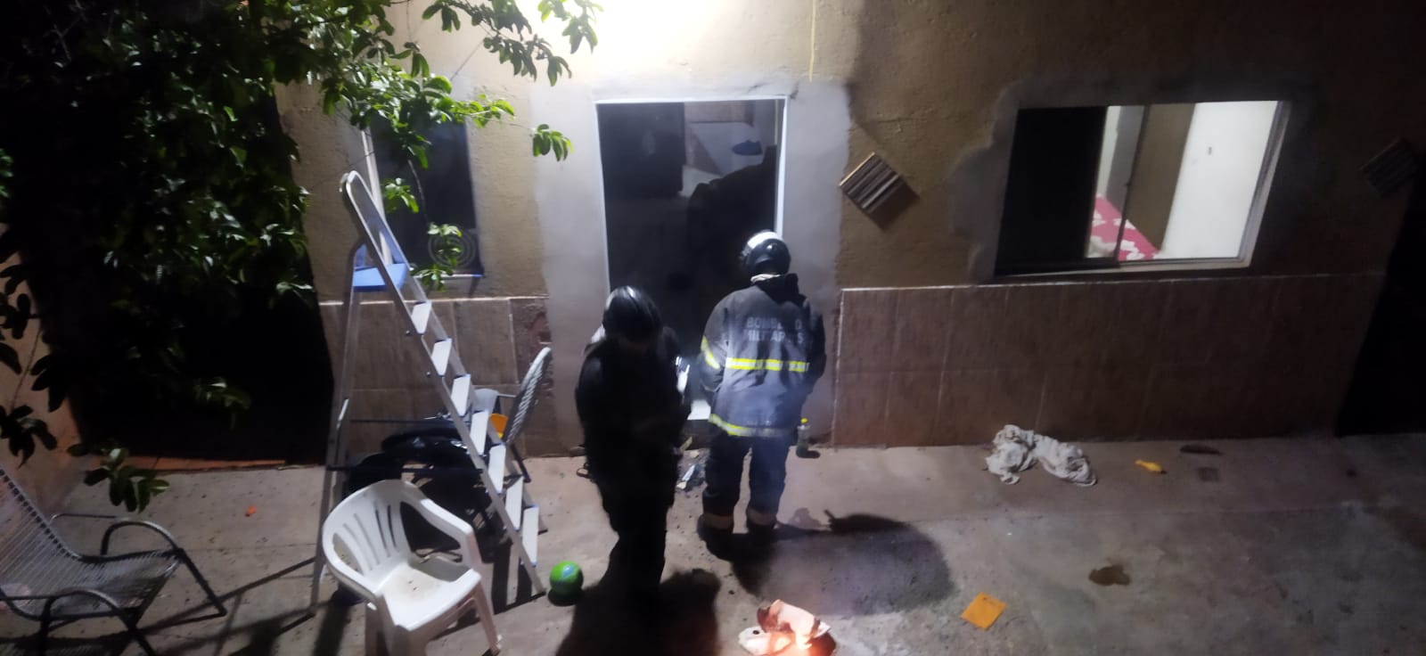 VÍDEO: Curto-Circuito em Carregador Quase Provoca Tragédia em Residência de Corumbá; Causa do Incêndio Confirmada