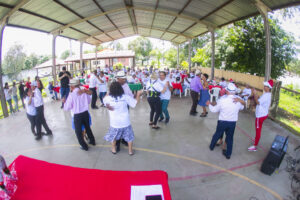 Centro de Convivência reúne idosos em confraternização de Natal e Ano-Novo