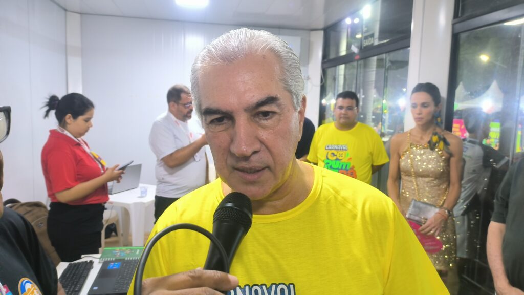 Reinaldo Azambuja participa da Segunda noite de Celebração do Carnaval de Corumbá