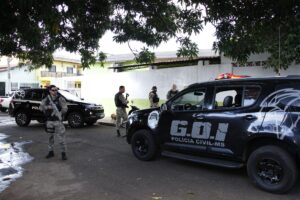 Foragido é Capturado e Mulher é Detida por Estelionato em Campo Grande