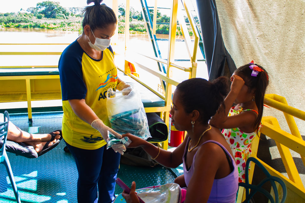 Corumbá Realiza Mais de 2,8 Mil Atendimentos em Programa Voltado para Comunidades Ribeirinhas