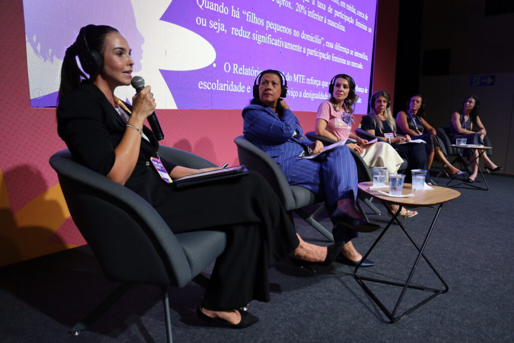 Palestra destaca o papel feminino na justiça durante evento em 2026