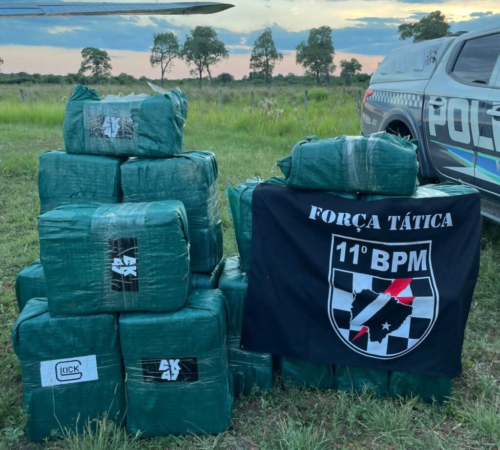 Polícia Militar encontra aeronave com grande quantidade de droga em Porto Murtinho