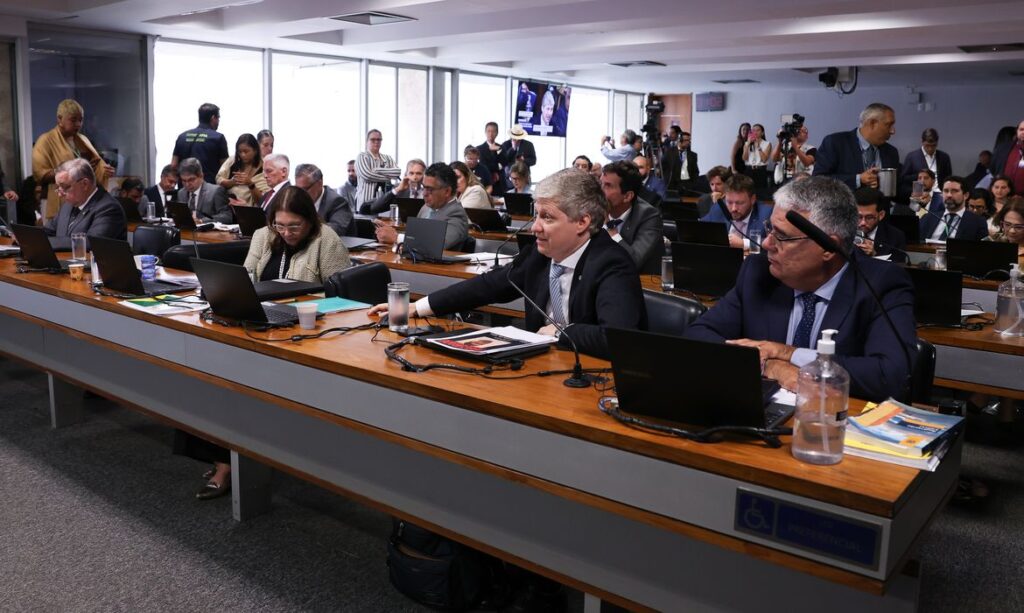 Prorrogação da CPI do INSS é Anunciada Antes de Julgamento no STF