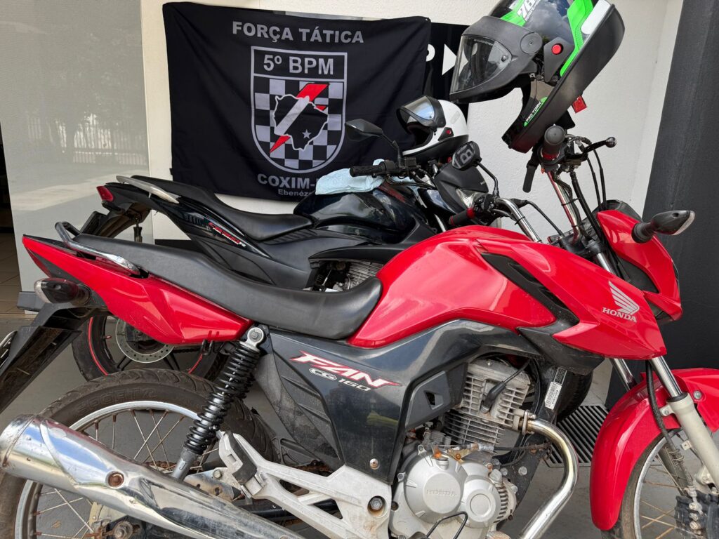 Ação da Polícia Militar em Coxim resulta em apreensão de armas e recuperação de motocicletas