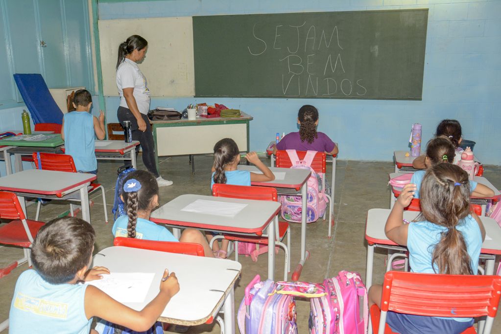 Corumbá abre seleção para professores temporários nas áreas urbanas e rurais