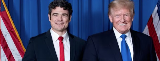 Resignação de Diretor de Antiterrorismo Abala Base de Apoio de Trump